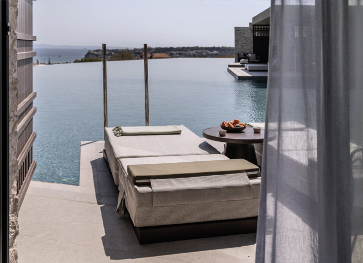 Superior Swim-up Suite