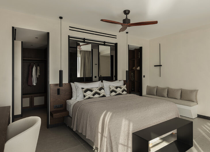 King Jason Zante bungalow bedroom